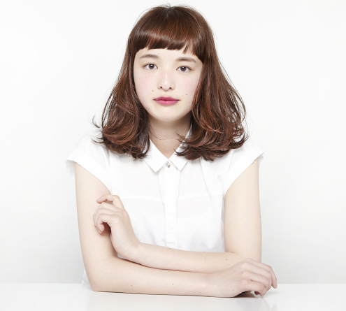 ミディアムヘアスタイル38