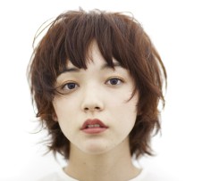 ナチュラルカールを楽しむヘア