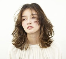 ミディアムヘアスタイル72